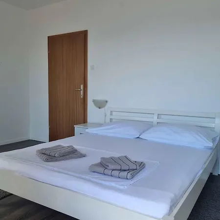 1 Apartment