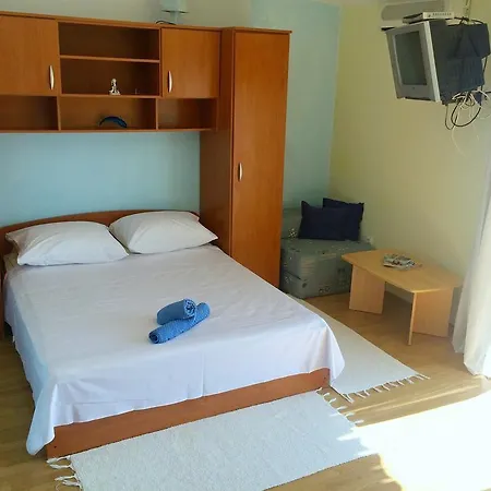 1 Apartment